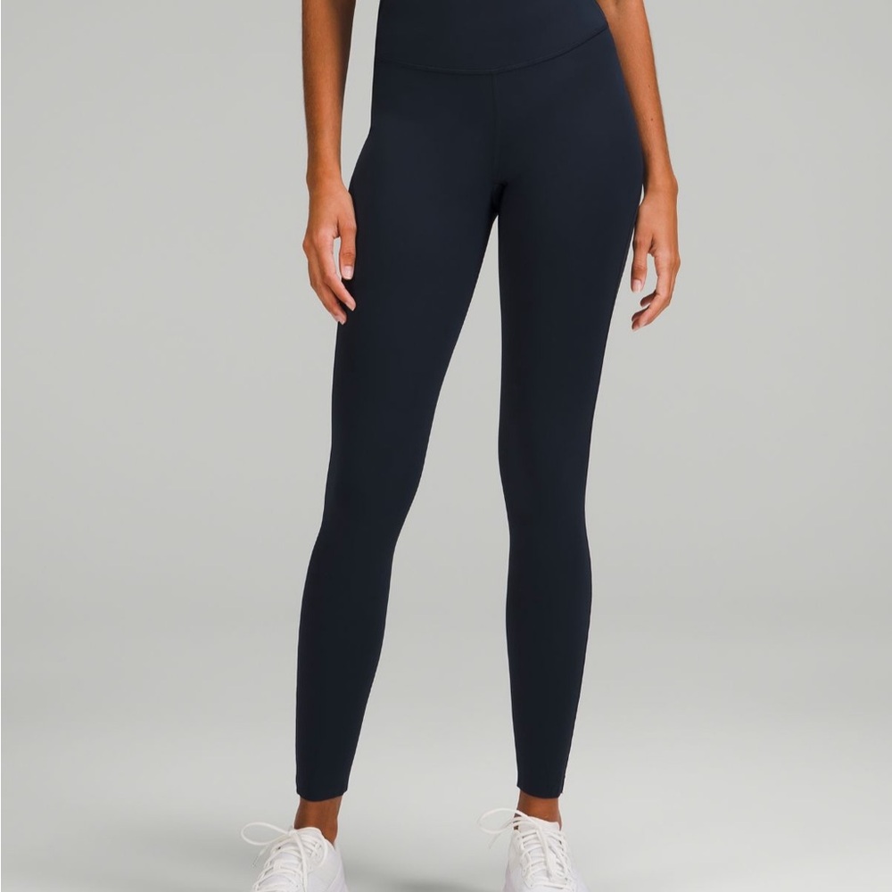 Lululemon Athletica black size 6 base pace high rise tight 28”